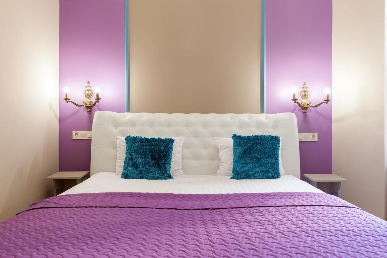 Family Residence Hotel Lviv Bagian luar foto