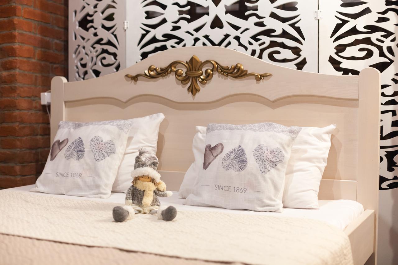 Family Residence Hotel Lviv Bagian luar foto